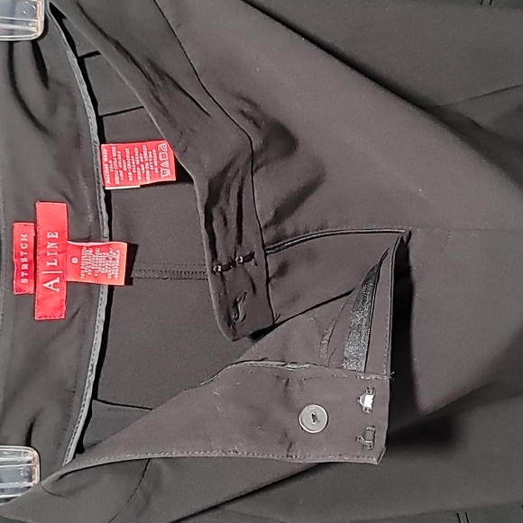 Covington Size 8 blazer & A line size 6 trousers - Picture 5 of 9